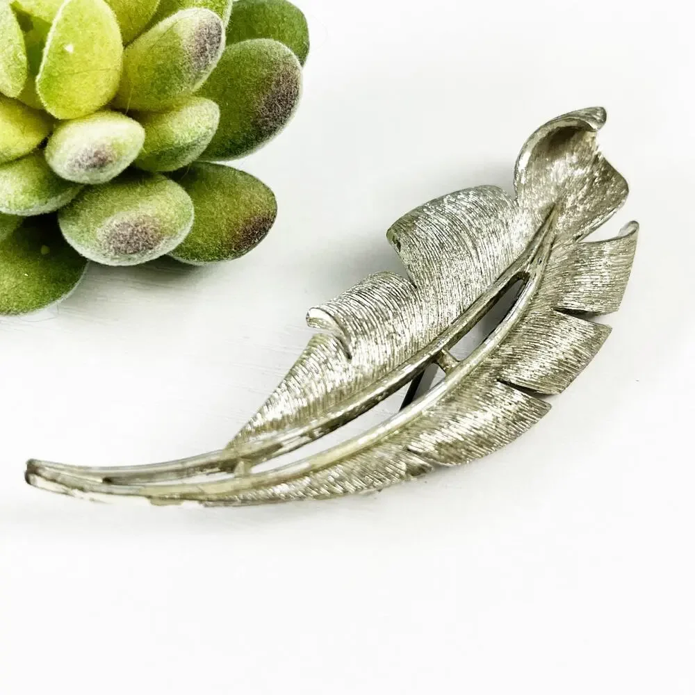Sarah Coventry Vintage Silver Leaf Brooch